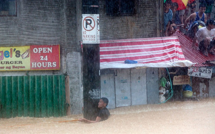Nhiều ngôi nhà đã hoàn toàn ngập nước.