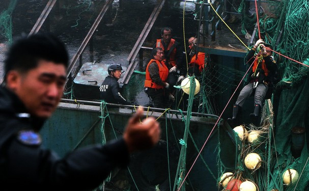 Ngày 29/8, Lãnh sự quán của Trung Quốc tại đảo Jeju cũng đã bác bỏ cáo buộc của báo chí Hàn Quốc cho rằng các ngư dân Trung Quốc đã hoạt động trên vùng lãnh hải Hàn Quốc trước khi thuyền của họ bị lật úp.