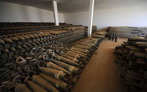 Syria được cho là sở hữu kho vũ khí hóa học lớn nhất thế giới. Syria được cho là sở hữu kho vũ khí hóa học lớn nhất thế giới.