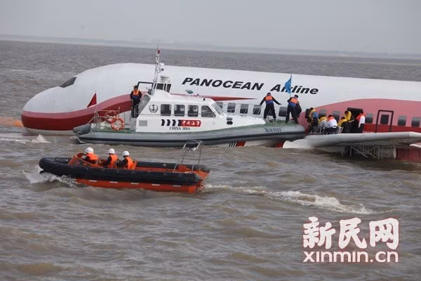 Giải cứu các hành khách. Giải cứu các hành khách.