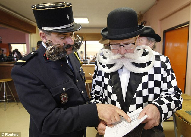 Cùng đọc nội dung, quy định tại cuộc thi.