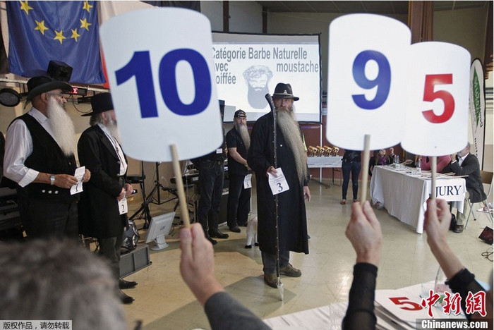 Chọn ra được người giành chiến thắng là một công việc đầy khó khăn của ban giám khảo.