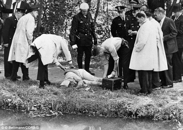 Hiện trường vụ án Mary Pinchot Meyer bị ám sát.