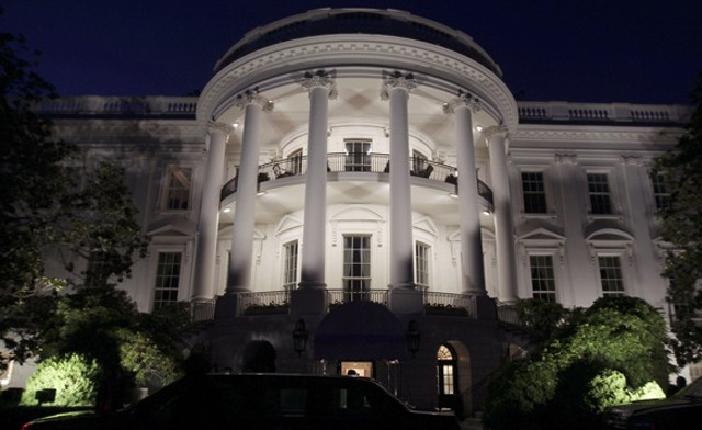 Washington đang âm thầm ngăn chặn việc vận chuyển vũ khí và dầu từ Iran đến Syria. Washington đang âm thầm ngăn chặn việc vận chuyển vũ khí và dầu từ Iran đến Syria.