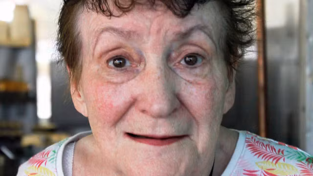 Bà Josephine Ann Harris là chủ quán ăn mà Tổng thống Obama ghé vào dùng bữa sáng. Bà Josephine Ann Harris là chủ quán ăn mà Tổng thống Obama ghé vào dùng bữa sáng.