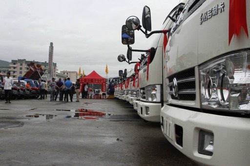 Các loại xe ô tô được trưng bày tại hội chợ quốc tế diễn ra ở Rason. Các loại xe ô tô được trưng bày tại hội chợ quốc tế diễn ra ở Rason.