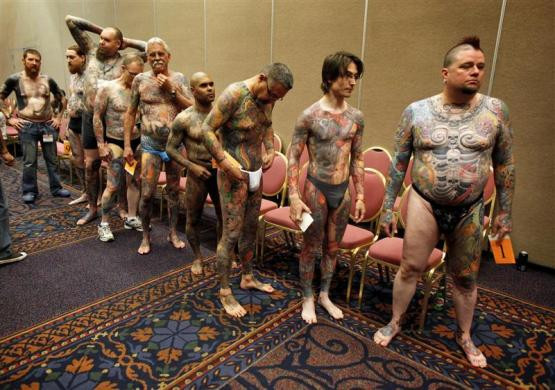 Tại Cincinnati, tiểu bang Ohio, Mỹ, Hiệp hội Hình xăm quốc gia đã tổ chức một cuộc thi đánh giá các hình xăm trên cơ thể và thu hút đông đảo người dân tham gia từ đàn ông cho đến phụ nữ.