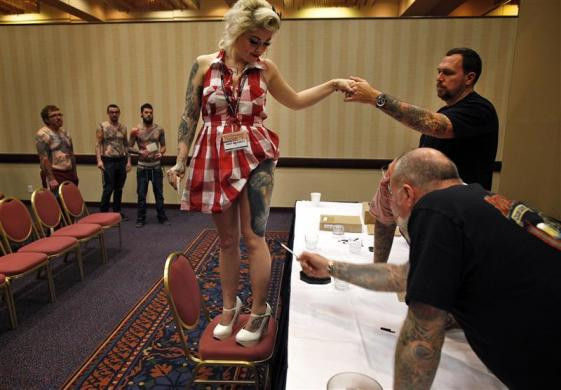 Thí sinh nữ Chay McCarty.