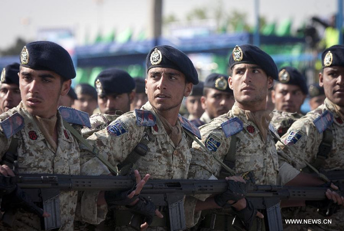 Binh sĩ Iran trong cuộc diễu binh. Binh sĩ Iran trong cuộc diễu binh.