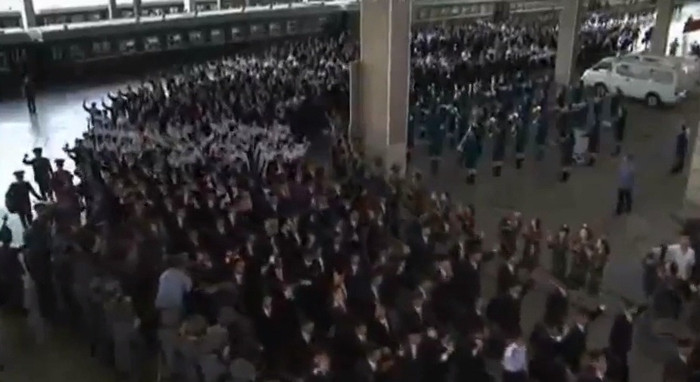 Các quan chức, quân nhân tiếp đón đoàn đại biểu. Các quan chức, quân nhân tiếp đón đoàn đại biểu.