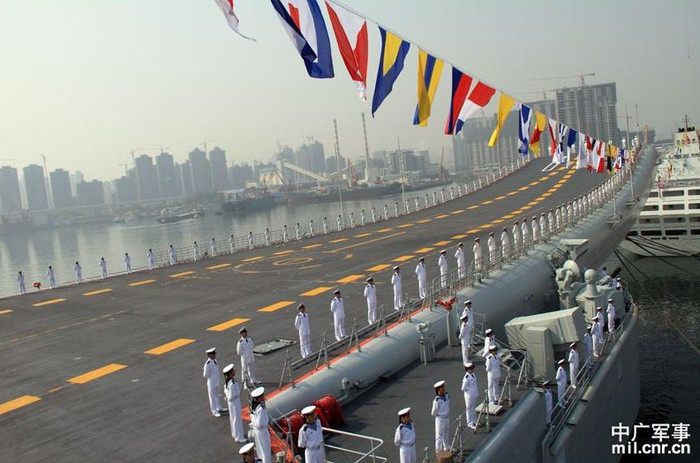 Con tàu dài 300m này trước khi chính thức được bàn giao cho hải quân đã tham gia rất nhiều cuộc chạy thử, khiến nhiều cường quốc khu vực lo ngại, nhất là Mỹ và Nhật Bản. Con tàu dài 300m này trước khi chính thức được bàn giao cho hải quân đã tham gia rất nhiều cuộc chạy thử, khiến nhiều cường quốc khu vực lo ngại, nhất là Mỹ và Nhật Bản.