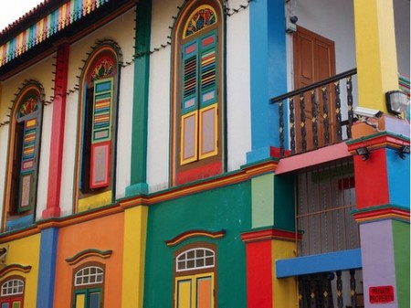 Singapore đã không chỉ được biết đến là một đảo quốc lung linh ánh điện về đêm hay là một thiên đường mua sắm, với nhiều món ăn ngon mà còn là một bức tranh rực rỡ sắc màu.