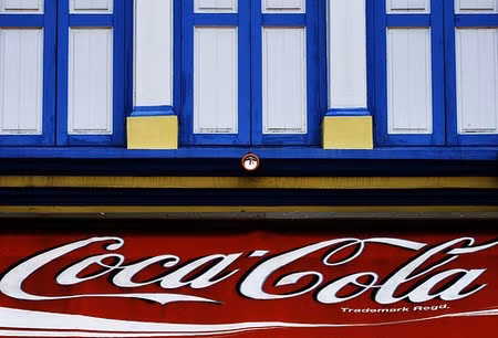 Các cửa hàng cũng không ngoại lệ.