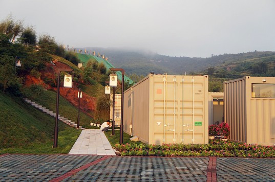 Dự kiến, khách sạn này sẽ được mở vào tháng 8 tới. Dự kiến, khách sạn này sẽ được mở vào tháng 8 tới.