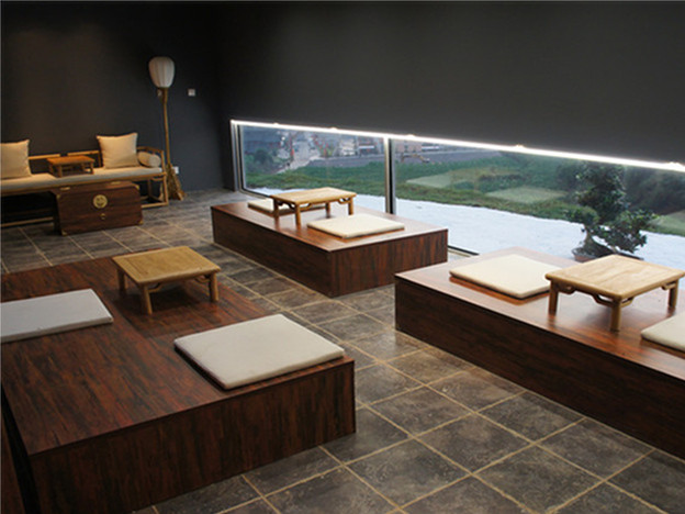 Nhà hàng trong khách sạn. Nhà hàng trong khách sạn.