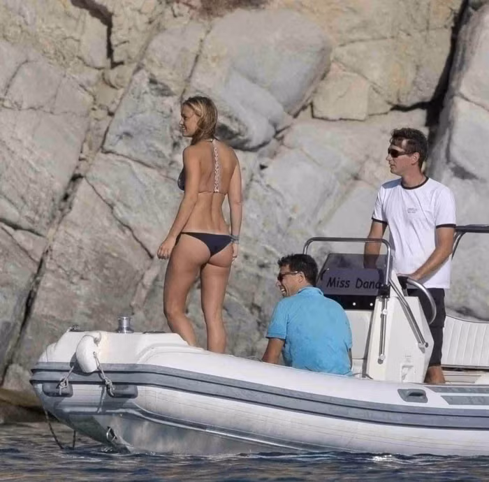 Có tin đồn Bar Refaeli đang cặp với hậu vệ Dani Alves (Barca).