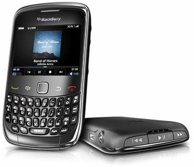 Blackberry 9300 Curve máy thuộc dòng Curve nên cũng giống như các model khác thuộc dòng Curve, máy có thiết kế mượt mà nhưng vẫn chắc chắn. Có thể nói Blackberry 9300 là sự kết hợp hoàn hảo giữa 2 model cao cấp trước đó của dòng Curve là 8520 và 8900 javelin. Điểm khác biệt về thiết kế là vành bezen của máy được mạ một lớp Crom bóng bẩy nhìn rất sang trọng và khác biệt. Giá tham khảo hiện tại 3.990.000 vnđ Blackberry 9300 Curve máy thuộc dòng Curve nên cũng giống như các model khác thuộc dòng Curve, máy có thiết kế mượt mà nhưng vẫn chắc chắn. Có thể nói Blackberry 9300 là sự kết hợp hoàn hảo giữa 2 model cao cấp trước đó của dòng Curve là 8520 và 8900 javelin. Điểm khác biệt về thiết kế là vành bezen của máy được mạ một lớp Crom bóng bẩy nhìn rất sang trọng và khác biệt. Giá tham khảo hiện tại 3.990.000 vnđ