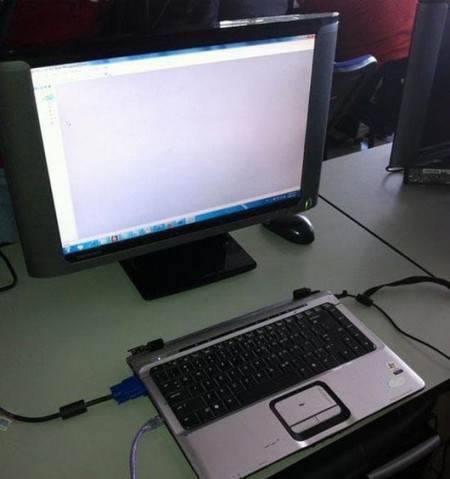 Tận dụng laptop bị hỏng màn hình. Tận dụng laptop bị hỏng màn hình.