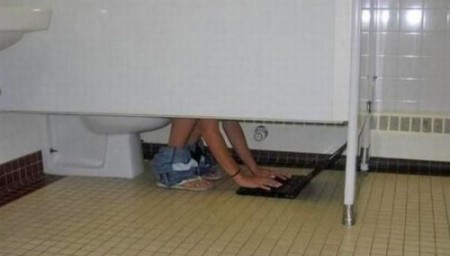 Dùng máy tính mọi lúc, mọi nơi. Dùng máy tính mọi lúc, mọi nơi.