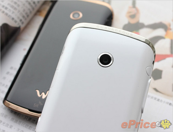 Mặt sau điện thoại có camera