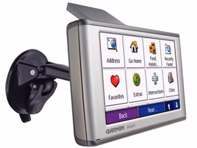 Thiết bị dò hướng Garmin Nuvi 660: Không chỉ dẫn đường cho bạn trên suốt hành trình, thiết bị này còn giúp bạn giải khuây. Nó cho phép gọi điện rảnh tay, nghe đài FM, màn hình LCD màu cực lớn và báo động khi phía trước có tắc đường. Giá 1.100 USD.