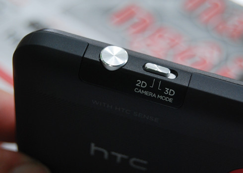 Chuyển đổi quay phim và chụp hình từ 2D sang 3D bằng camera trên máy bằng nút chuyển chế độ Camera Mode. Chuyển đổi quay phim và chụp hình từ 2D sang 3D bằng camera trên máy bằng nút chuyển chế độ Camera Mode.