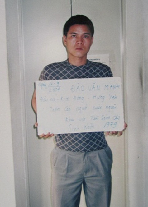 Một đối tượng móc túi đã bị bắt giữ tại chợ Đồng Xuân