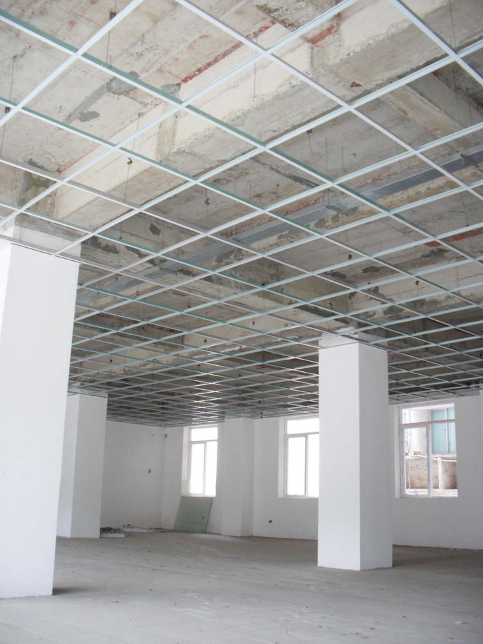 Ngày 21/12, phóng viên Giáo Dục Việt Nam tới trụ sở của VFF ở 18 Lý Văn Phức, Hà Nội. Đây là tòa nhà do FIFA rót 400.000 USD xây dựng nhưng VFF cũng chỉ trú ở đó có 6 năm. Sau gần 3 năm đi "ở ké" tại Trung tâm đào tạo bóng đá trẻ, trụ sở chính của VFF nay đã "trơ xương cốt" thế này đây. Ngày 21/12, phóng viên Giáo Dục Việt Nam tới trụ sở của VFF ở 18 Lý Văn Phức, Hà Nội. Đây là tòa nhà do FIFA rót 400.000 USD xây dựng nhưng VFF cũng chỉ trú ở đó có 6 năm. Sau gần 3 năm đi "ở ké" tại Trung tâm đào tạo bóng đá trẻ, trụ sở chính của VFF nay đã "trơ xương cốt" thế này đây.