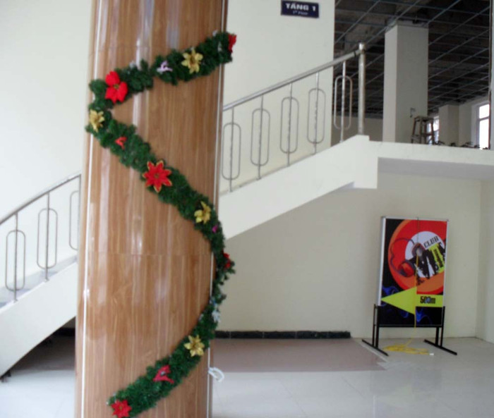 ... thì chỉ có quán bar MIX hoạt động trên tầng 6 ... thì chỉ có quán bar MIX hoạt động trên tầng 6