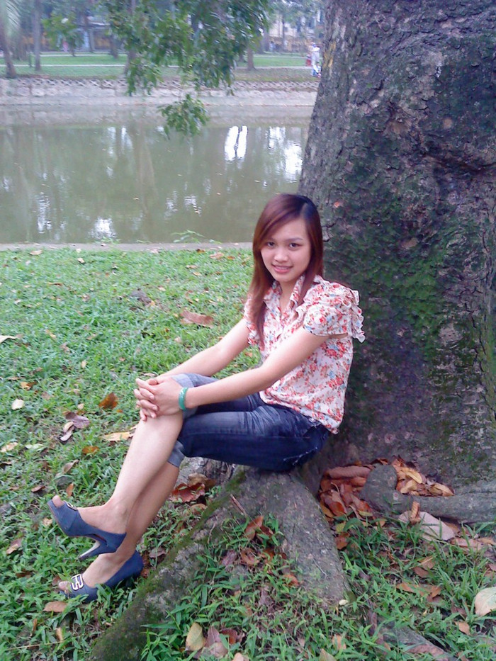 Dung thích đi du lịch, shopping và đặc biệt là rất thích ăn quà vặt