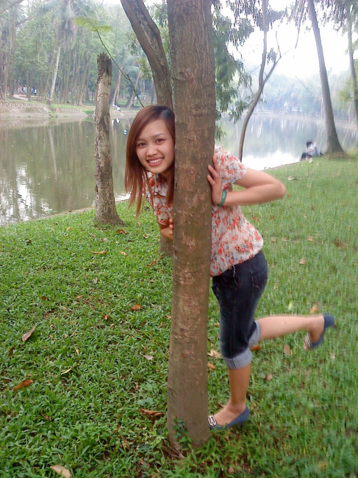 Dung là người có cá tính, năng động, vui vẻ, hòa đồng và rất tinh nghịch