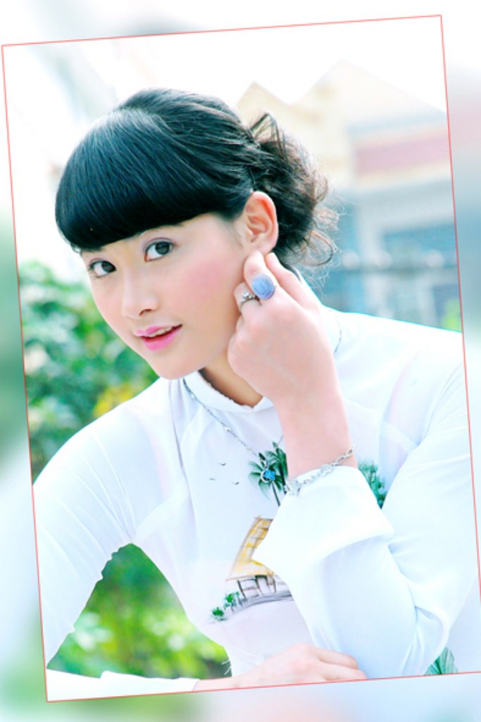 Thu Hương mang một vẻ đẹp lạnh lùng đến dễ mến Thu Hương mang một vẻ đẹp lạnh lùng đến dễ mến