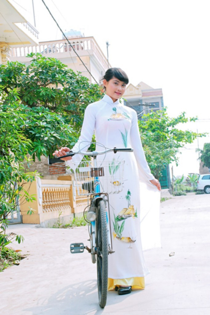 Thu Hương sinh ra và lớn lên trên mảnh đất anh hùng, một người con gái năng động và thân thiện Thu Hương sinh ra và lớn lên trên mảnh đất anh hùng, một người con gái năng động và thân thiện