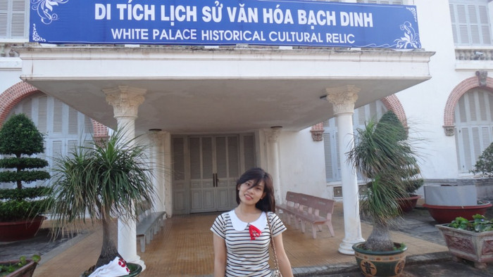 Sở thích của Hoàng thích đọc sách, thích dã ngoại và ...shopping