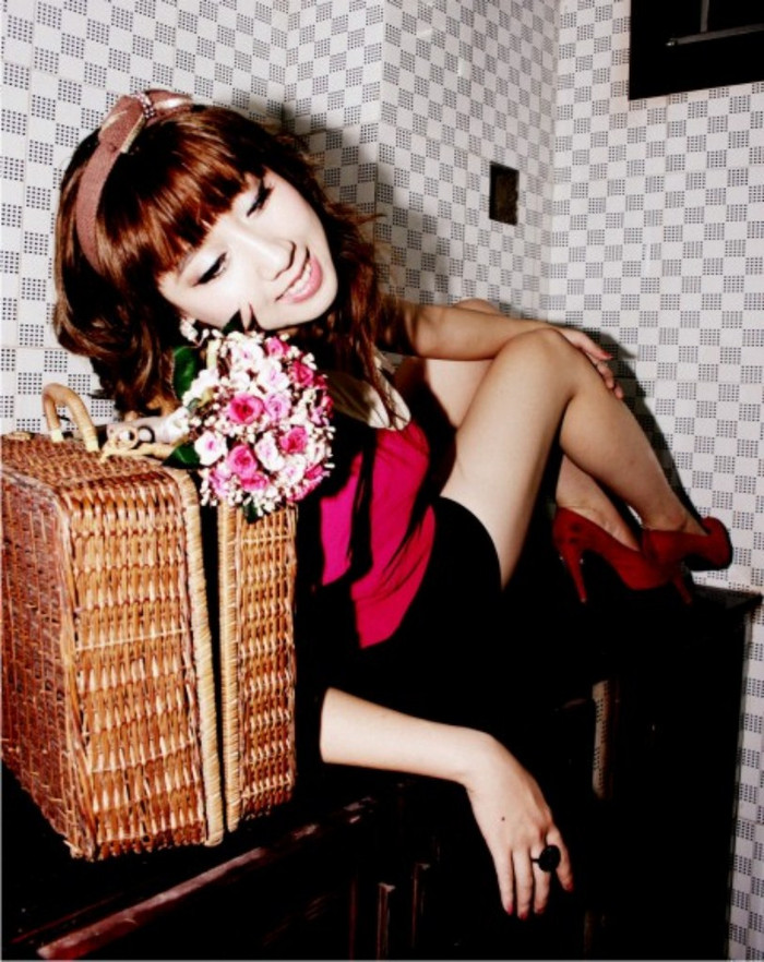 Thu Hằng cao : 1m65, nặng : 51kg