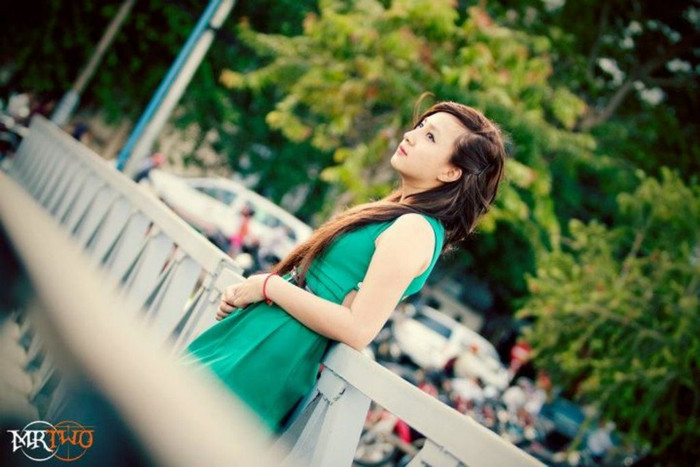 Tường Trinh cao : 1m65, nặng : 48kg