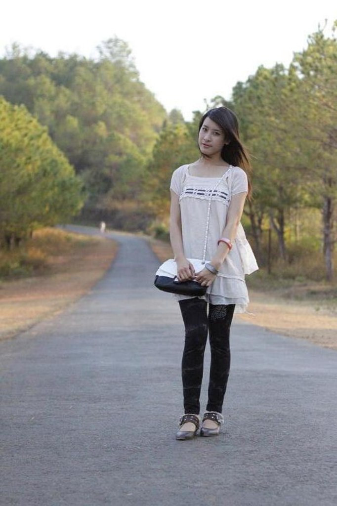 Thương luôn muốn thay đổi bản thân để hướng tới những cái tốt,cái đẹp hơn Thương luôn muốn thay đổi bản thân để hướng tới những cái tốt,cái đẹp hơn