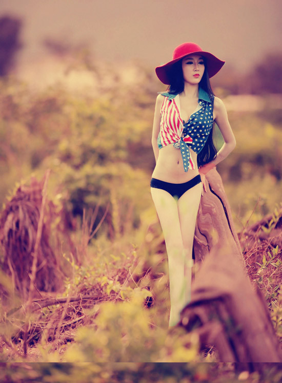 Bên cạnh Tôn Kính Viện, chân dài mới gia nhập làng giải trí Trung Quốc- Ngô Hi Nhi cũng được coi là một bản sao của Can Lộ Lộ.