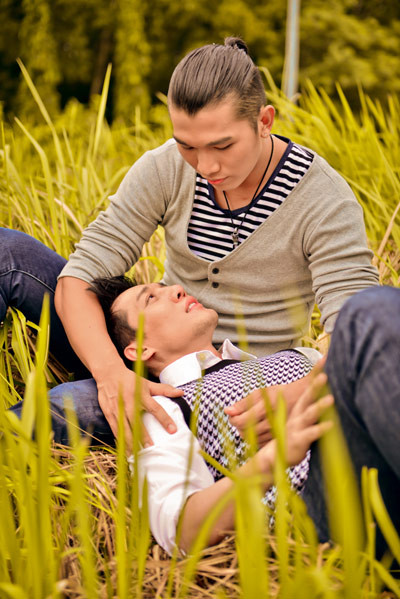 Clip nhạc "Dù vẫn biết" là sản phẩm đầu tiên của dự án "Sự không giới hạn của tình yêu - Unlimited Of Love". Clip nhạc "Dù vẫn biết" là sản phẩm đầu tiên của dự án "Sự không giới hạn của tình yêu - Unlimited Of Love".