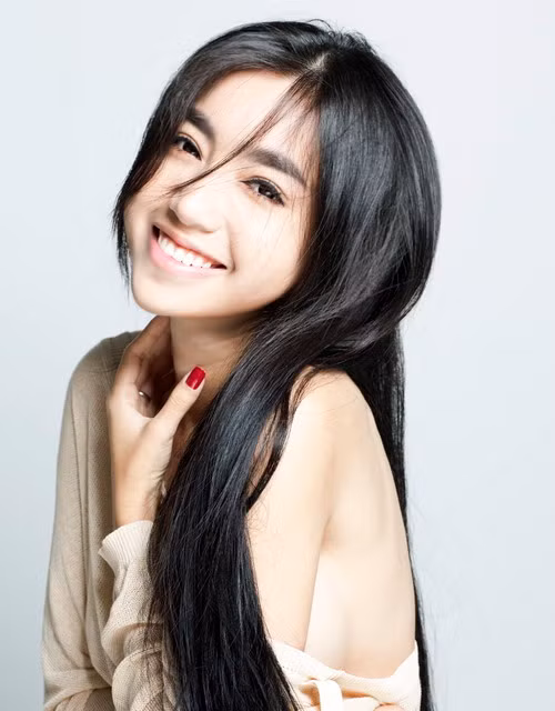 Đây cũng không phải là điều quá ngạc nhiên, bởi Elly Trần thường xuyên khoe vòng 1 trong nhiều bộ ảnh.