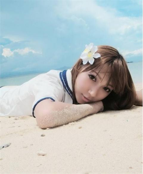 Trước khi phẫu thuật chuyển giới, Thi Hàm đã chụp rất nhiều những bộ ảnh chân dung và từng tâm sự: “Tôi cảm thấy cơ thể mình rất khác, đúng ra phải là phụ nữ. Tôi thấy mình đúng là người mang tâm hồn phụ nữ tầm gửi trong thân xác đàn ông”. Trước khi phẫu thuật chuyển giới, Thi Hàm đã chụp rất nhiều những bộ ảnh chân dung và từng tâm sự: “Tôi cảm thấy cơ thể mình rất khác, đúng ra phải là phụ nữ. Tôi thấy mình đúng là người mang tâm hồn phụ nữ tầm gửi trong thân xác đàn ông”.