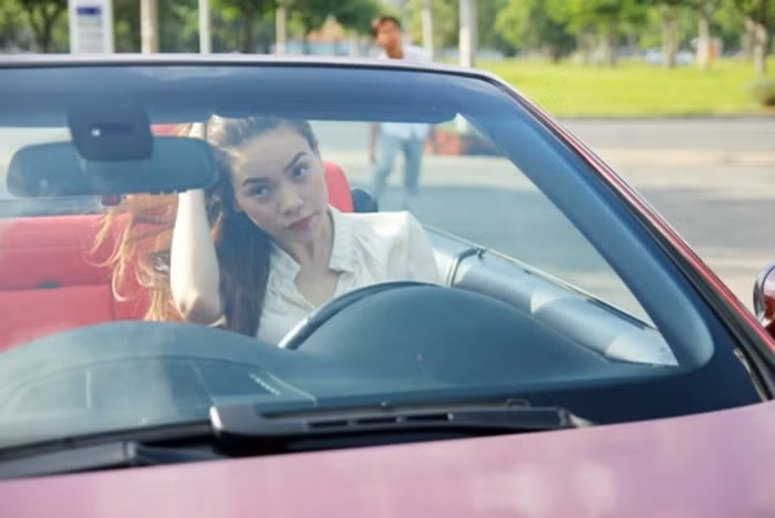 Buổi chụp ảnh diễn ra rất thuận lợi và hoàn thành khá sớm bởi sự chuyên nghiệp của Hồ Ngọc Hà cùng ê-kip.Cùng chiêm ngưỡng một số hình ảnh hậu trường trong buổi chụp ảnh của Hồ Ngọc Hà.