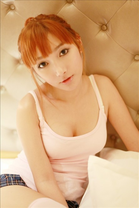 Nhưng cuối cùng cô cũng quyết định một mình đối đầu với dư luận. Nhưng cuối cùng cô cũng quyết định một mình đối đầu với dư luận.