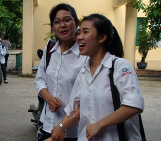 Đa số thí sinh đánh giá môn Hóa quá dễ và sẽ đạt điểm cao Đa số thí sinh đánh giá môn Hóa quá dễ và sẽ đạt điểm cao