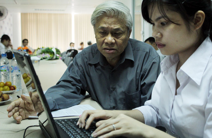 Nhà thơ Vũ Quần Phương Nhà thơ Vũ Quần Phương