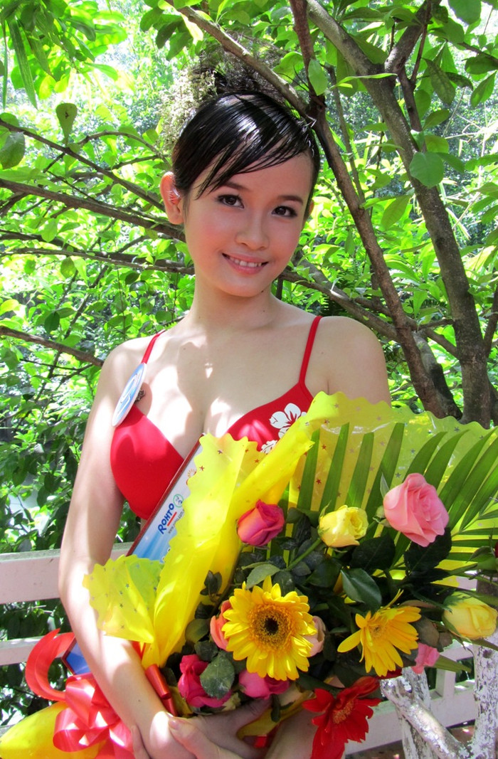 Thanh Trúc khiến nhiều người "mê mẩn" trước vẻ gợi cảm Thanh Trúc khiến nhiều người "mê mẩn" trước vẻ gợi cảm