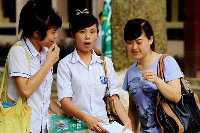 Nhiều thí sinh vui mừng vì đề thi môn Hóa khá dễ Nhiều thí sinh vui mừng vì đề thi môn Hóa khá dễ