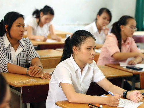 Thí sinh và giám thị coi thi được ghi hình chống tiêu cực Thí sinh và giám thị coi thi được ghi hình chống tiêu cực