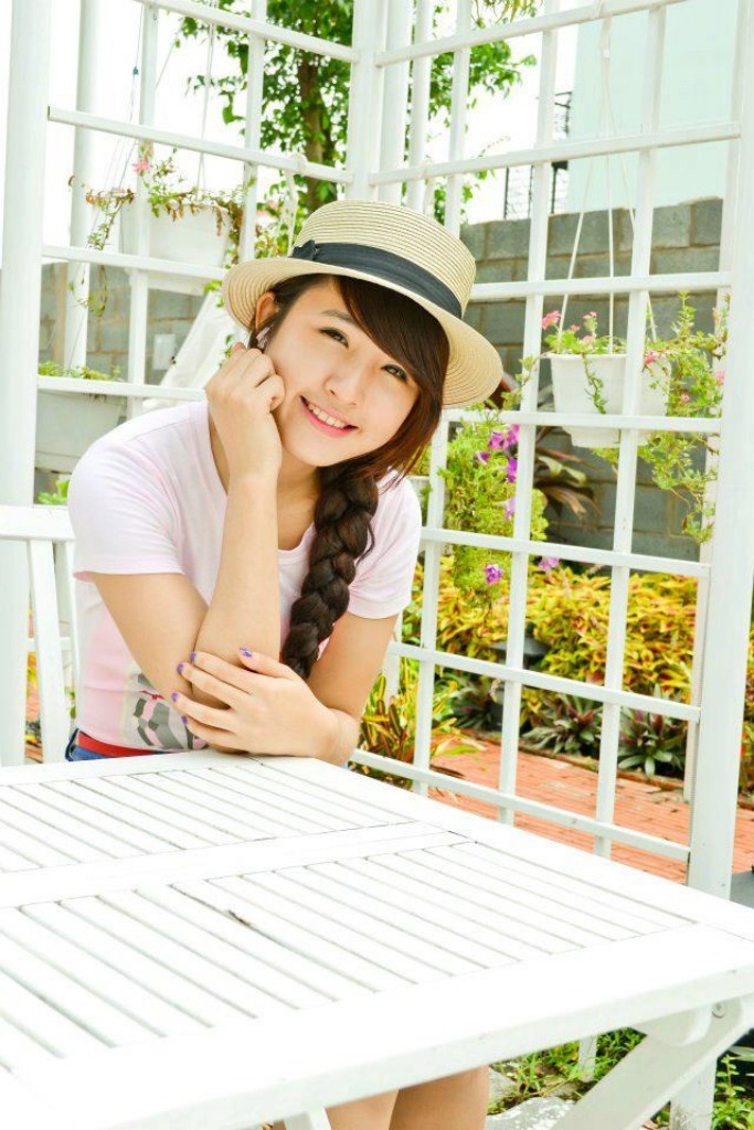 Vốn là một cô bé ít nói và có phần hơi nhút nhát nhưng chính môi trường học tập và các hoạt động xã hội đã giúp Vân tự tin hơn rất nhiều Vốn là một cô bé ít nói và có phần hơi nhút nhát nhưng chính môi trường học tập và các hoạt động xã hội đã giúp Vân tự tin hơn rất nhiều