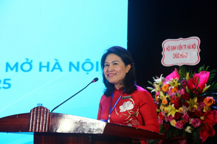 Phó Giáo sư, Tiến sĩ Nguyễn Mai Hương - Chủ tịch Hội đồng trường Trường Đại học Mở Hà Nội. (Ảnh: website nhà trường) Cô Hương.jpg